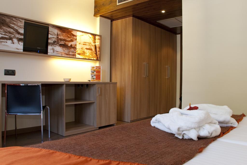 Nubahotel Vielha Szoba fotó