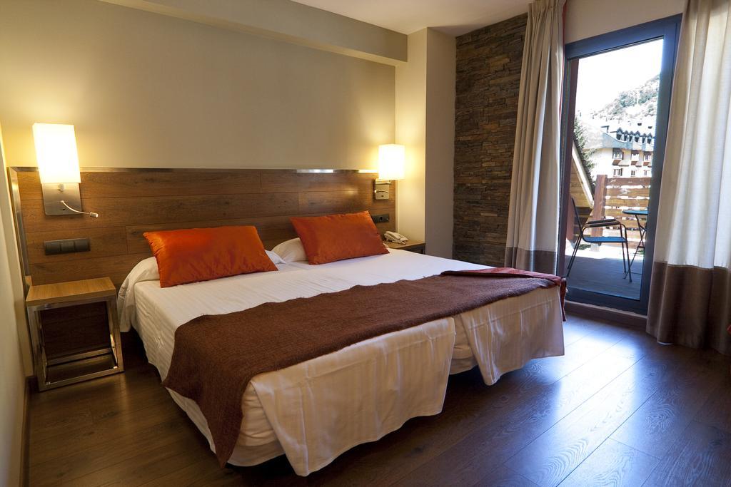 Nubahotel Vielha Szoba fotó
