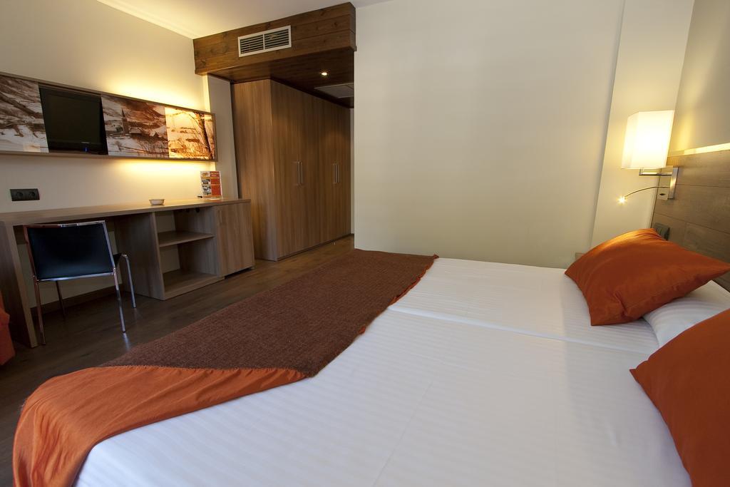 Nubahotel Vielha Szoba fotó